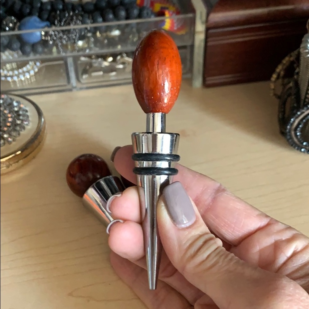 Set of three luxury, wood & silver wine stoppers. - Picture 3 of 4